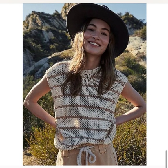 Free People Tops - NWT Free People Wave After Wave Loopy Knit Sleeveless Sweater Tan S